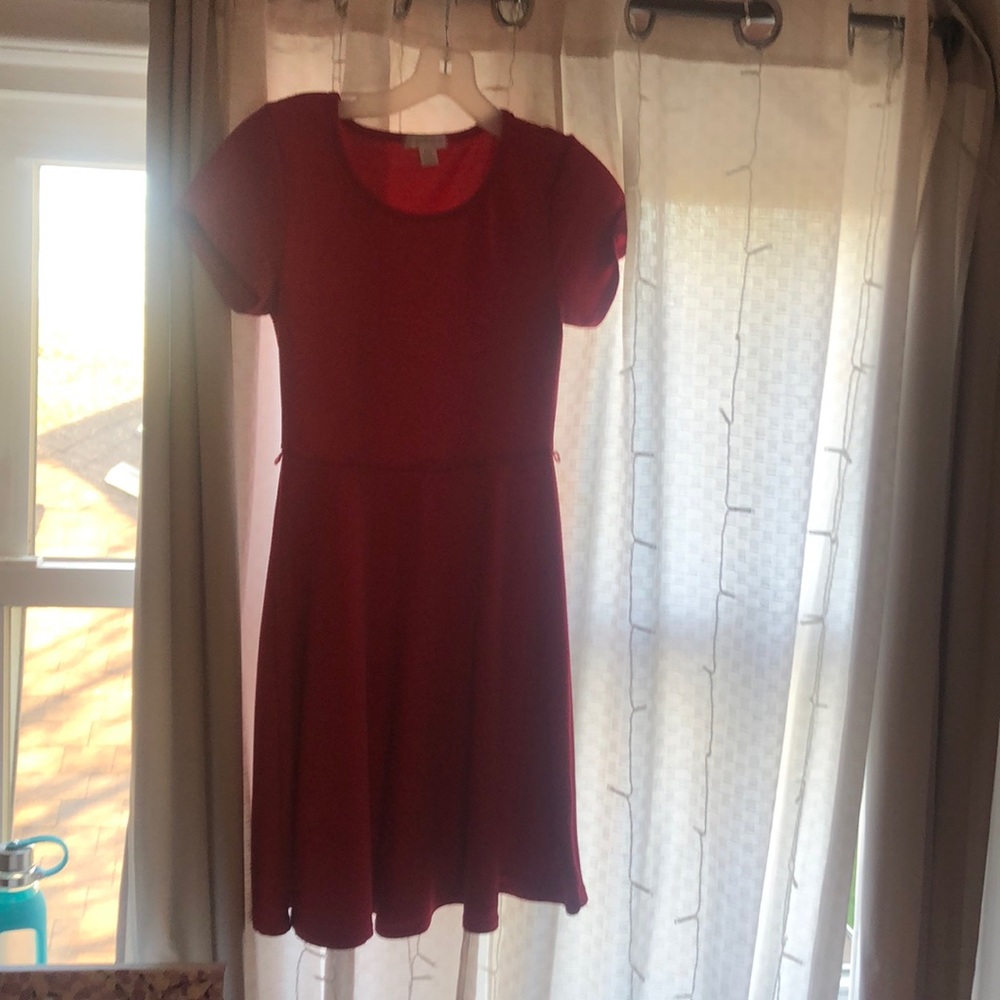 Dresses - Picture 2 of 3